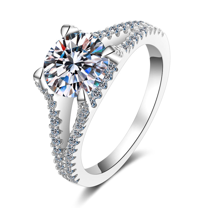 S925 Sterling Silver Four-Prong 2ct Moissanite Engagement Ring with Starlight Motif