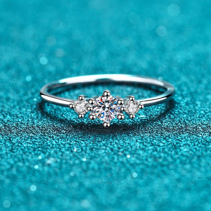 S925 Sterling Silver PT950 Gold Plated Six-Prong 0.26ct Moissanite Ring with Bow & Cultural Motifs