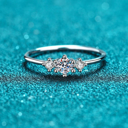S925 Sterling Silver PT950 Gold Plated Six-Prong 0.26ct Moissanite Ring with Bow & Cultural Motifs