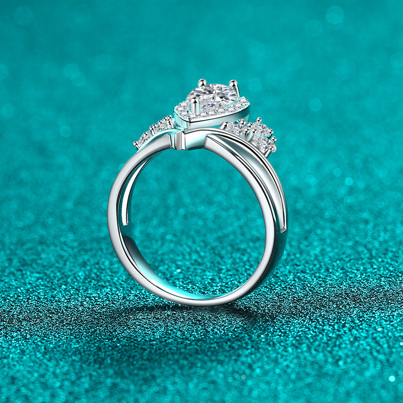 S925 Sterling Silver Pear-Shaped 1ct Moissanite V-Cut Openwork Ring with Fruit Motifs