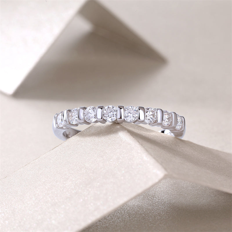 Simple Round Shape Moissanite Ring