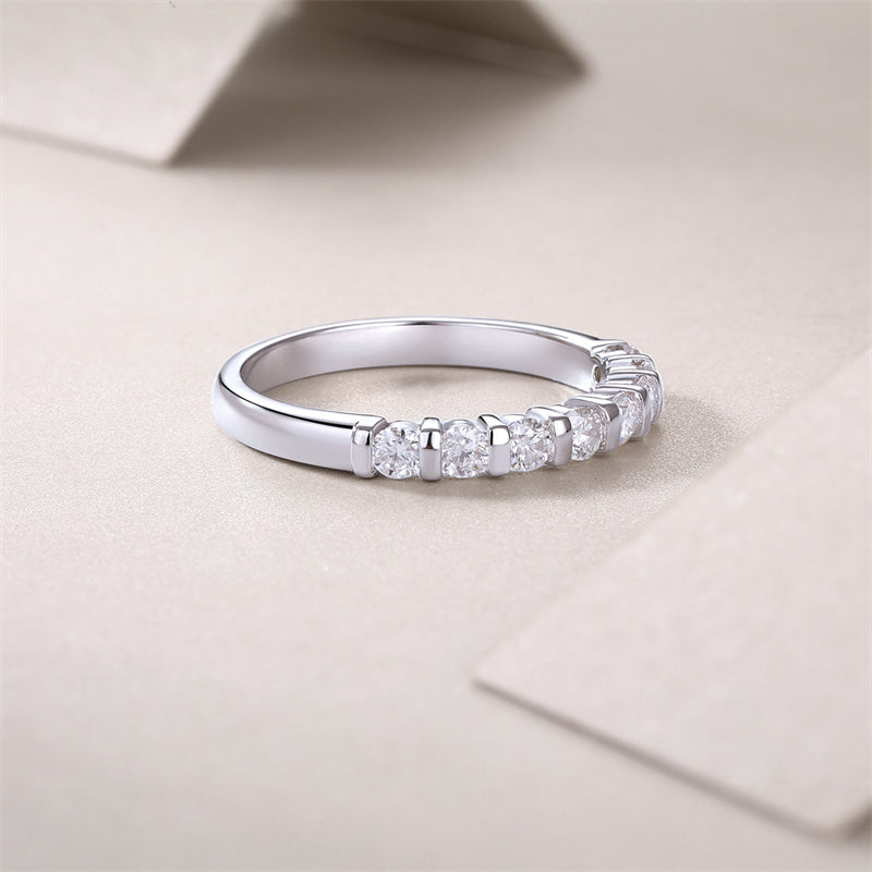 Simple Round Shape Moissanite Ring
