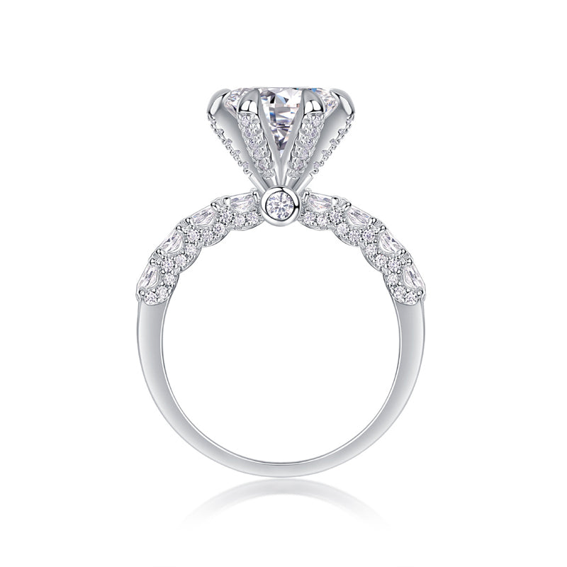 Simple Round Shape Moissanite Ring