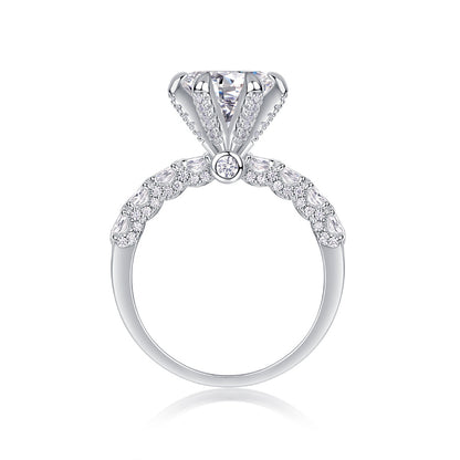 Simple Round Shape Moissanite Ring