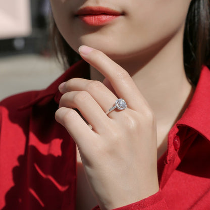 Sophisticated Adjustable Ring with Moissanite
