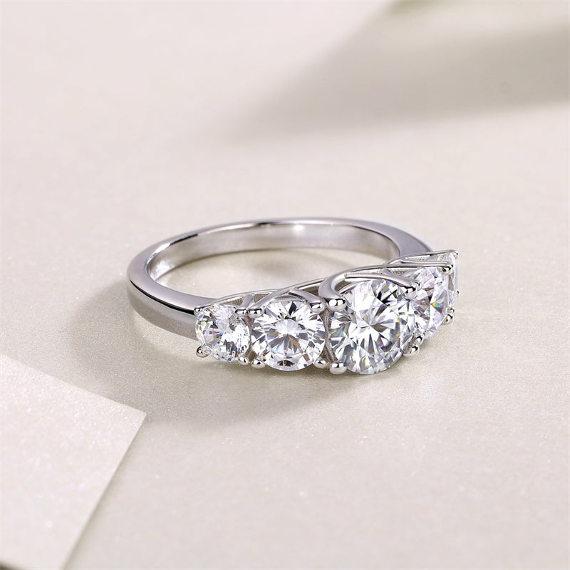 Sophisticated Round Cut Silver Ring with 1 Carat Stone