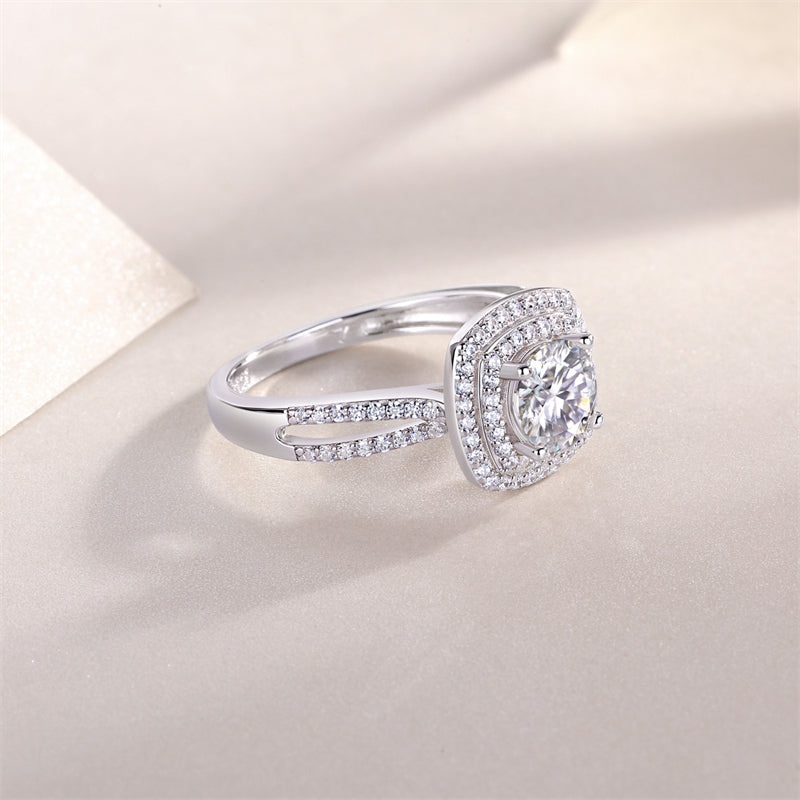 Sophisticated Round Cut Silver Ring with 1 Carat Stone
