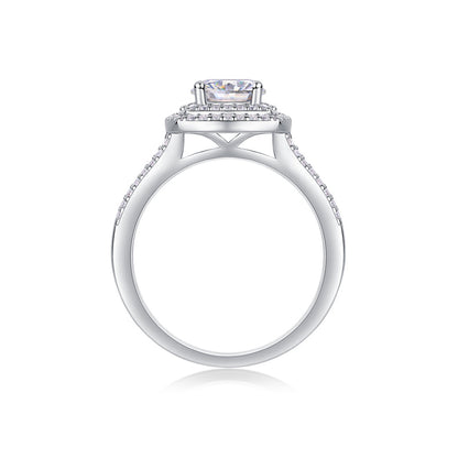 Sophisticated Round Cut Silver Ring with 1 Carat Stone