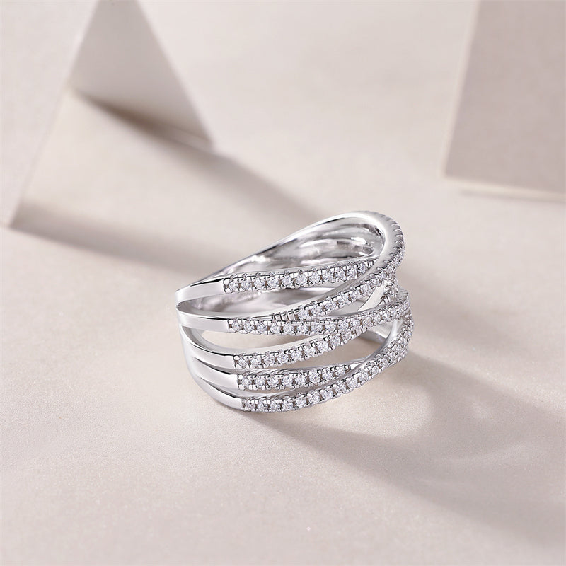 Sophisticated Round Diamond Ring in 925 Silver