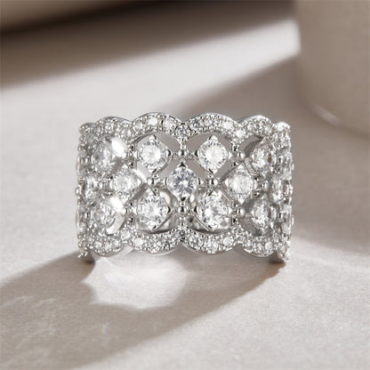 Sophisticated Round Diamond Ring in 925 Silver