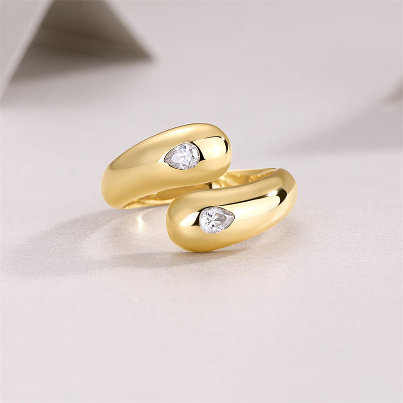 Sophisticated Round Diamond Ring in 925 Silver