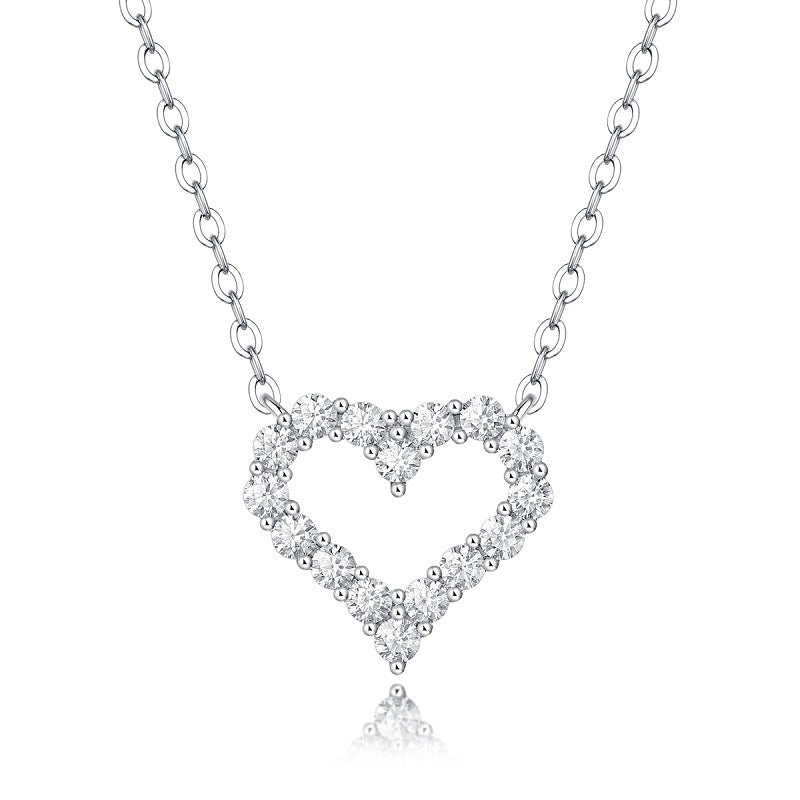 Sophisticated Unisex Necklace with Heart Design