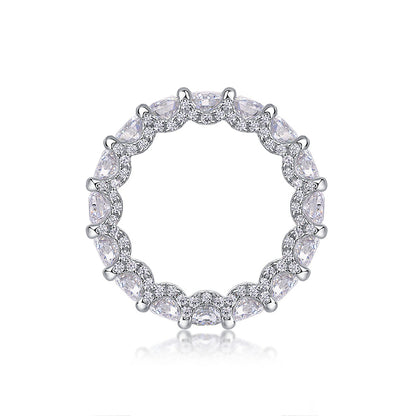 Stunning 925 Silver Band Featuring Round Moissanite