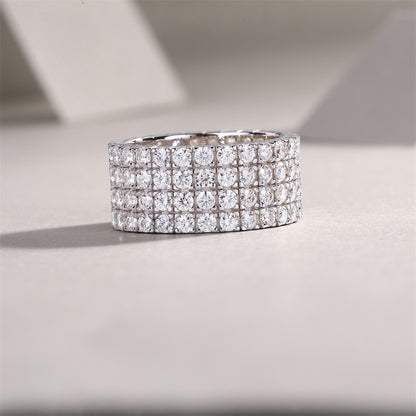 Stylish 925 Silver Band Featuring Round Moissanite