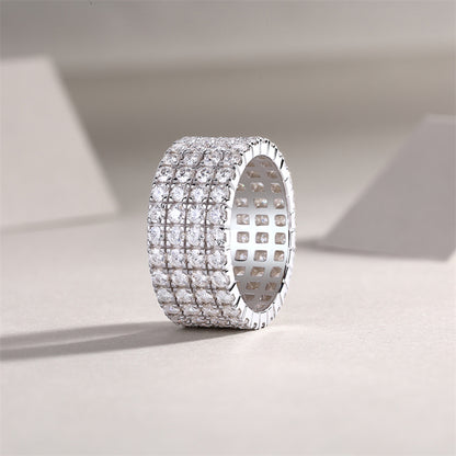 Stylish 925 Silver Band Featuring Round Moissanite