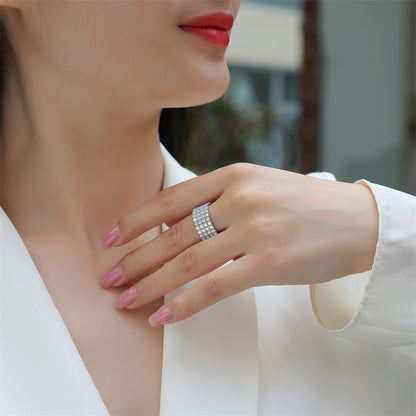 Stylish 925 Silver Band Featuring Round Moissanite