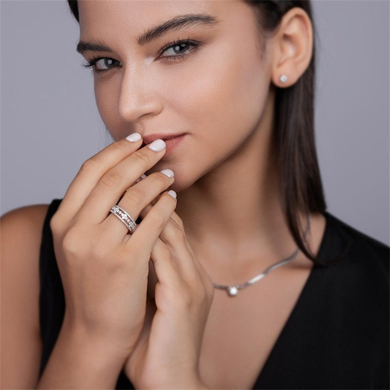 Stylish Round Shape Diamond Ring