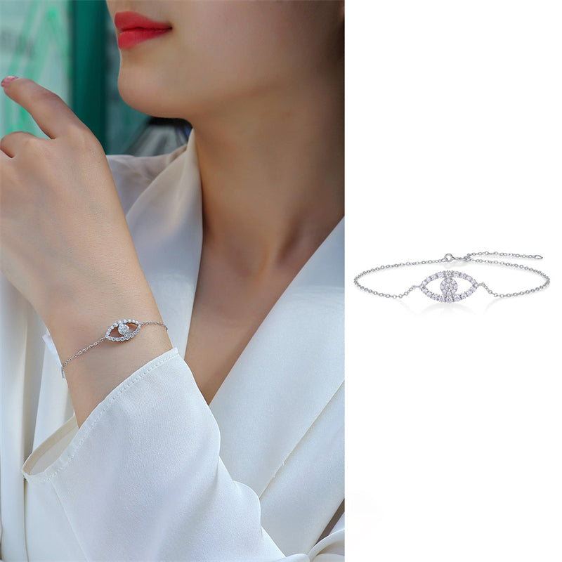 Stylish Women's Moissanite Bracelet with Geometric Design