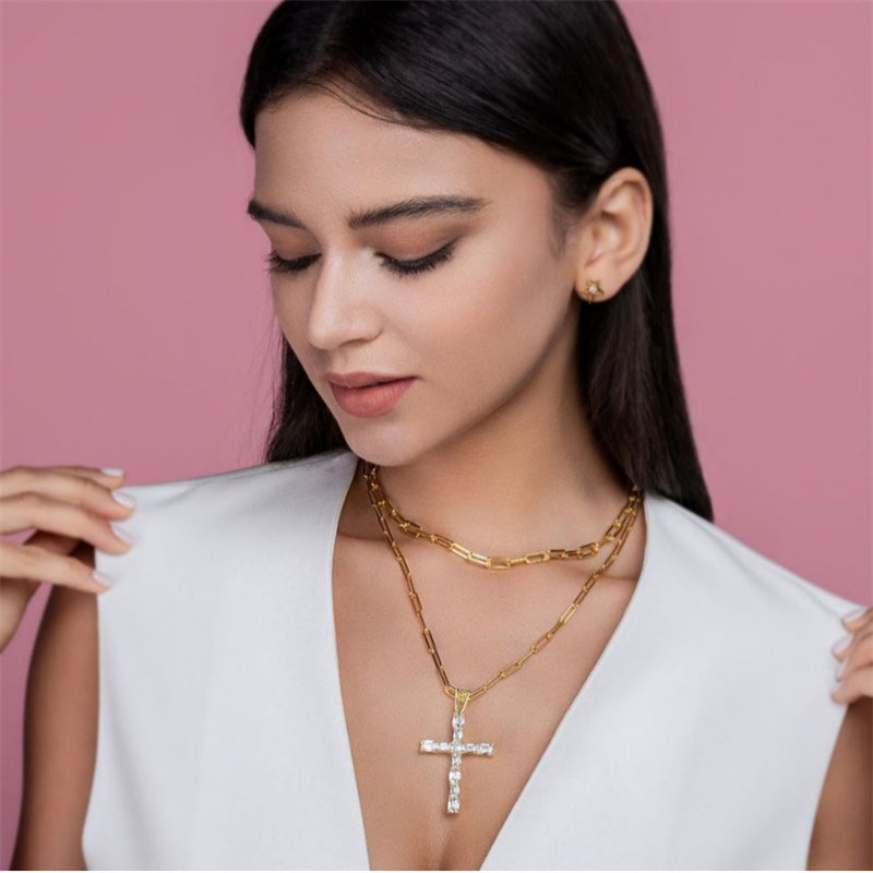 Stylish Women's Moissanite Necklace with Cross Chain Design