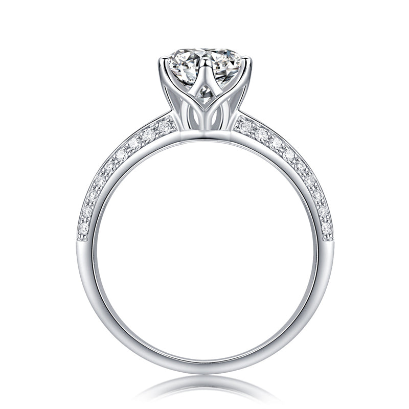 Timeless Moissanite Ring in 925 Silver