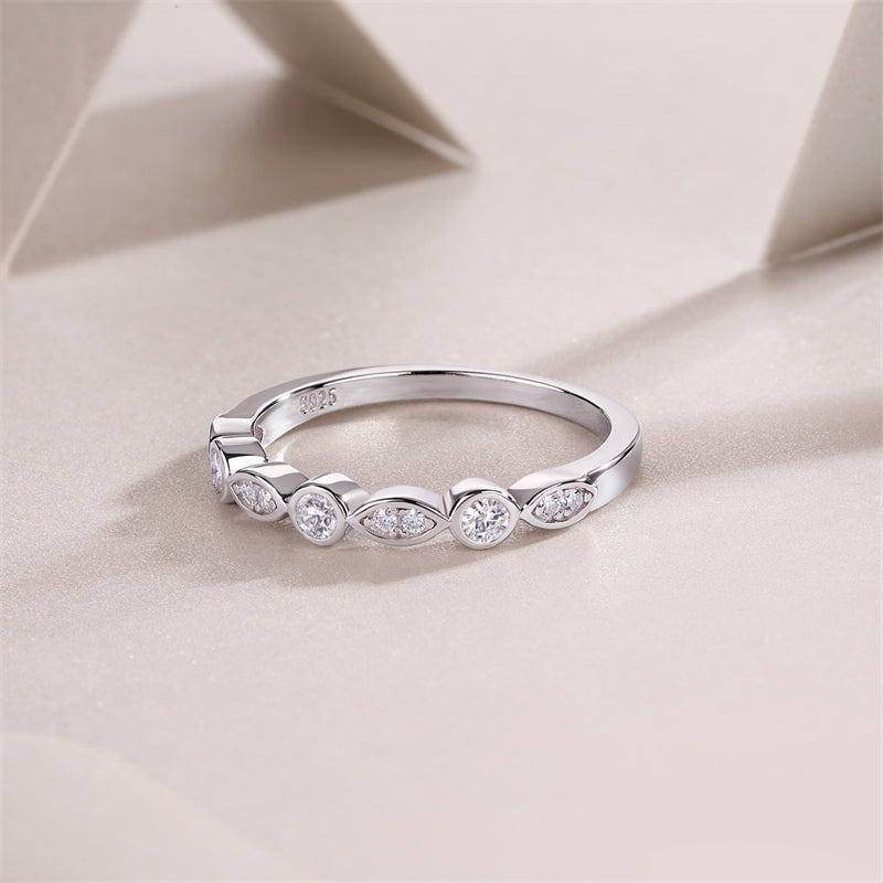 Timeless Round Moissanite Ring in 925 Silver