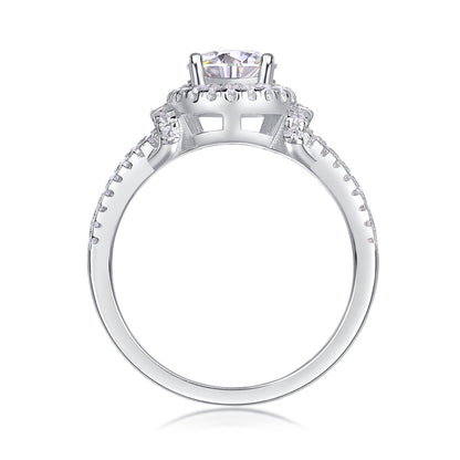 Timeless Round Moissanite Ring in 925 Silver