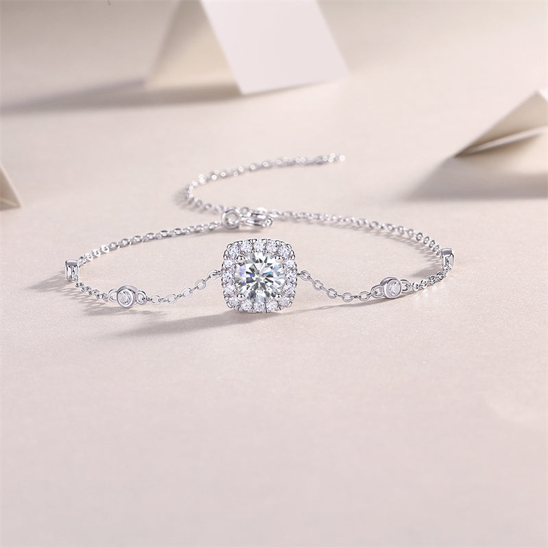 Timeless Women's Geometric Silver Bracelet with Moissanite