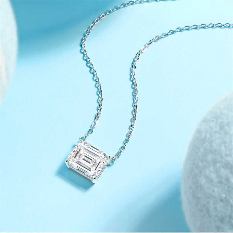 Trendy Geometric Pendant Necklace for Modern Women