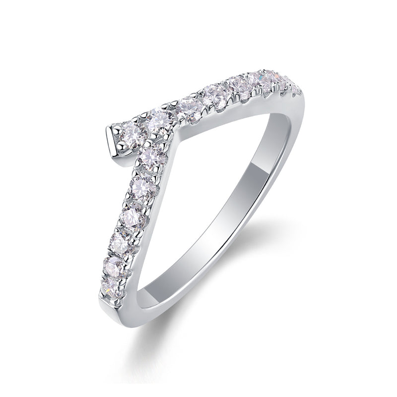 Trendy Geometric Round Moissanite Ring
