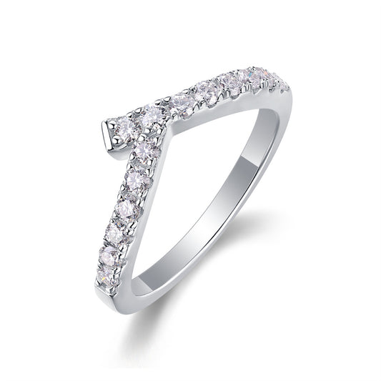 Trendy Geometric Round Moissanite Ring
