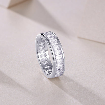Women’s Elegant Geometric Moissanite Band